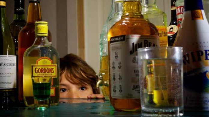 vender bebida alcolica para crianças é crime