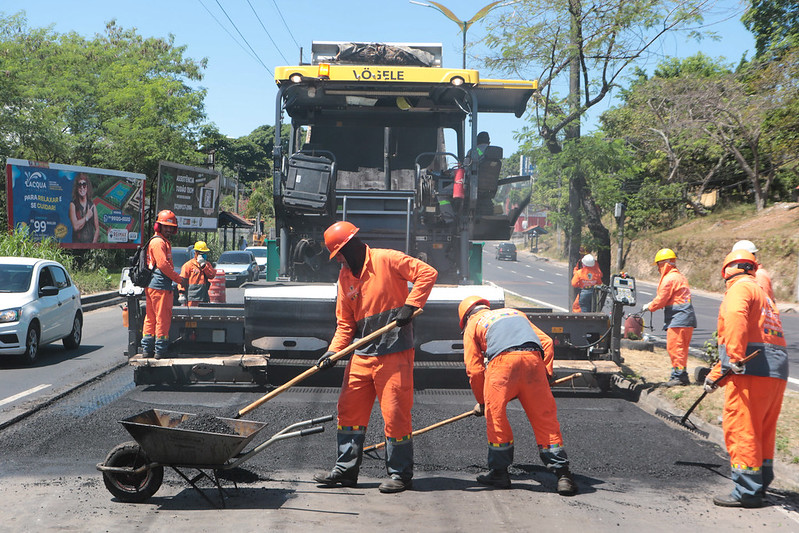 Prefeitura contempla a alameda Cosme Ferreira com novo asfalto