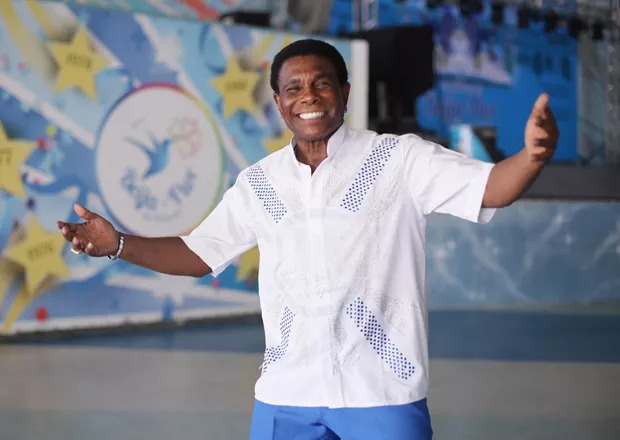 Neguinho da Beija-Flor não vê racismo de Piquet: “Carinhoso”