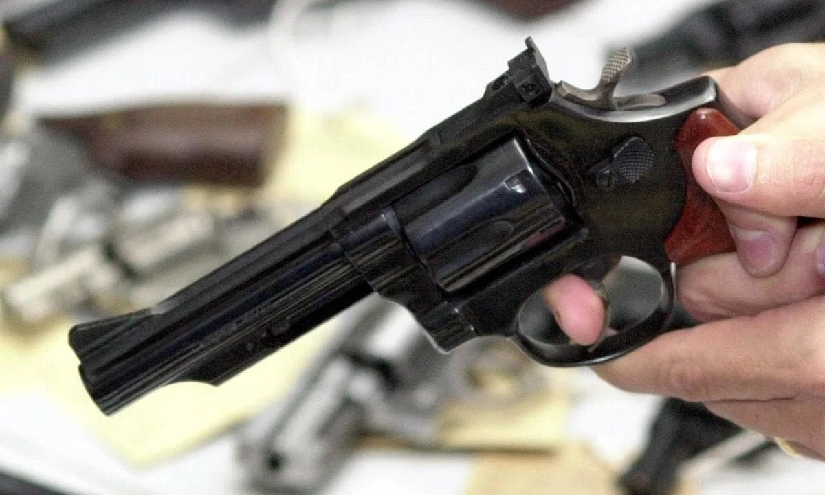 Jovem é executado a tiros dentro de estabelecimento da família